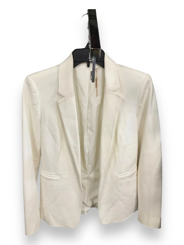 Blazer By T Tahari In Ivory, Size: 2 Street