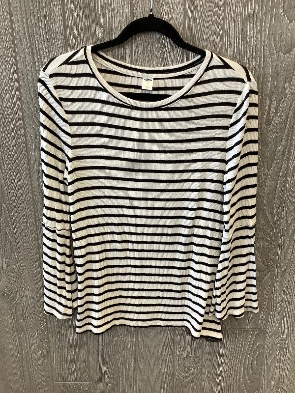 Top Long Sleeve By Old Navy In Black & White, Size: M Traditional Men's Country